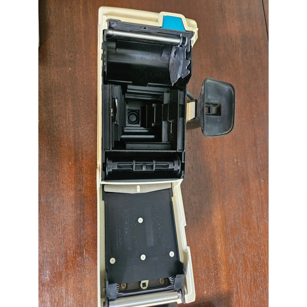 Polaroid Swinger Model 20 Land Camera Vintage Cream Black Instant Film Camera